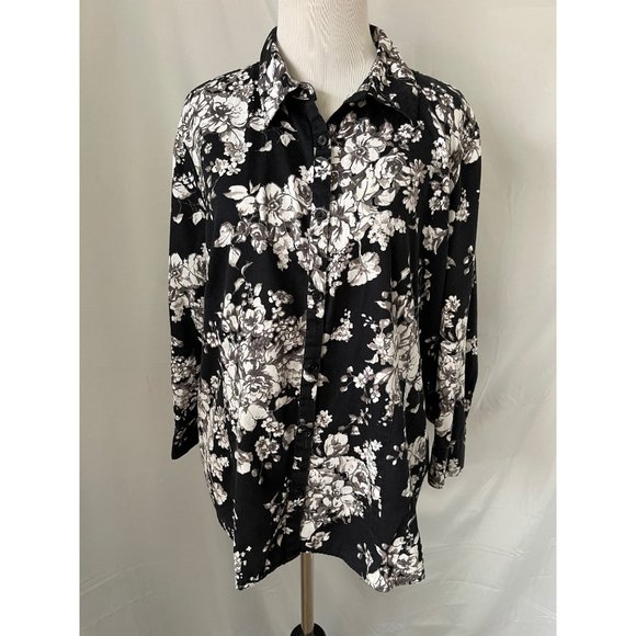 Van Heusen Tops - Van Heusen Studio Black/White Floral Print 3/4 Sleeve Button Down Shirt